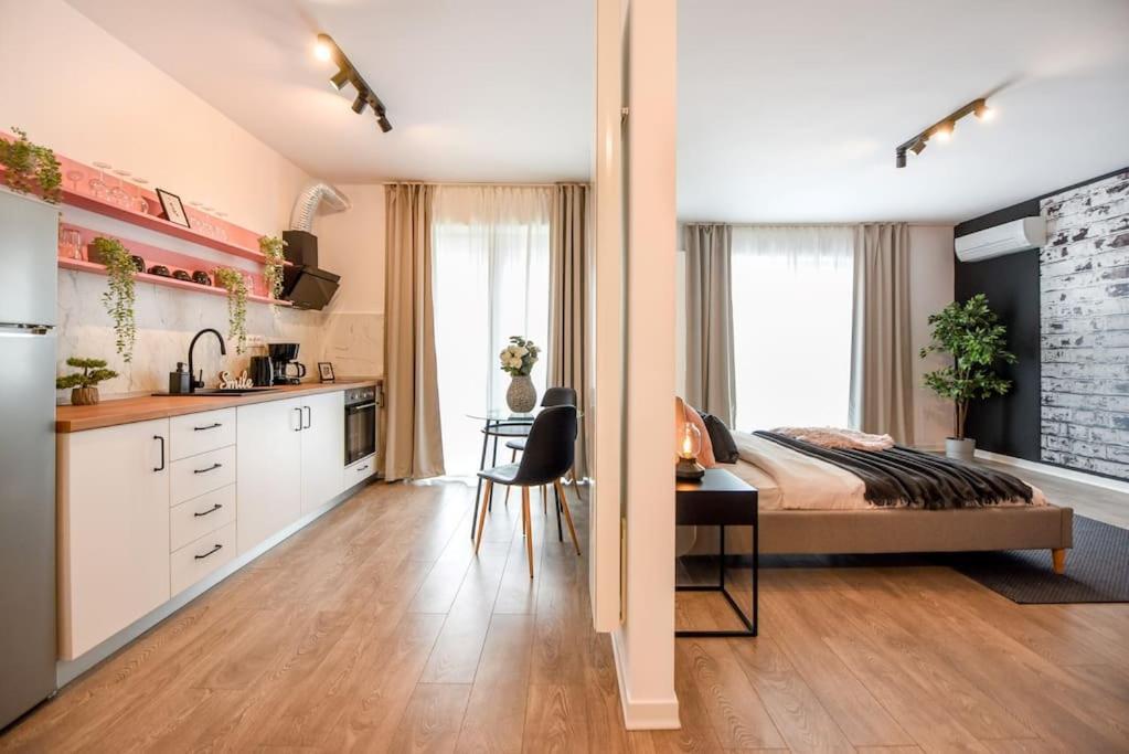 Pink Cloud Apartment